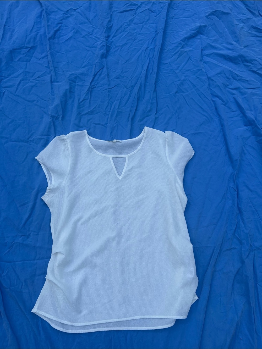 love J White Cap-Sleeve Keyhole Tee